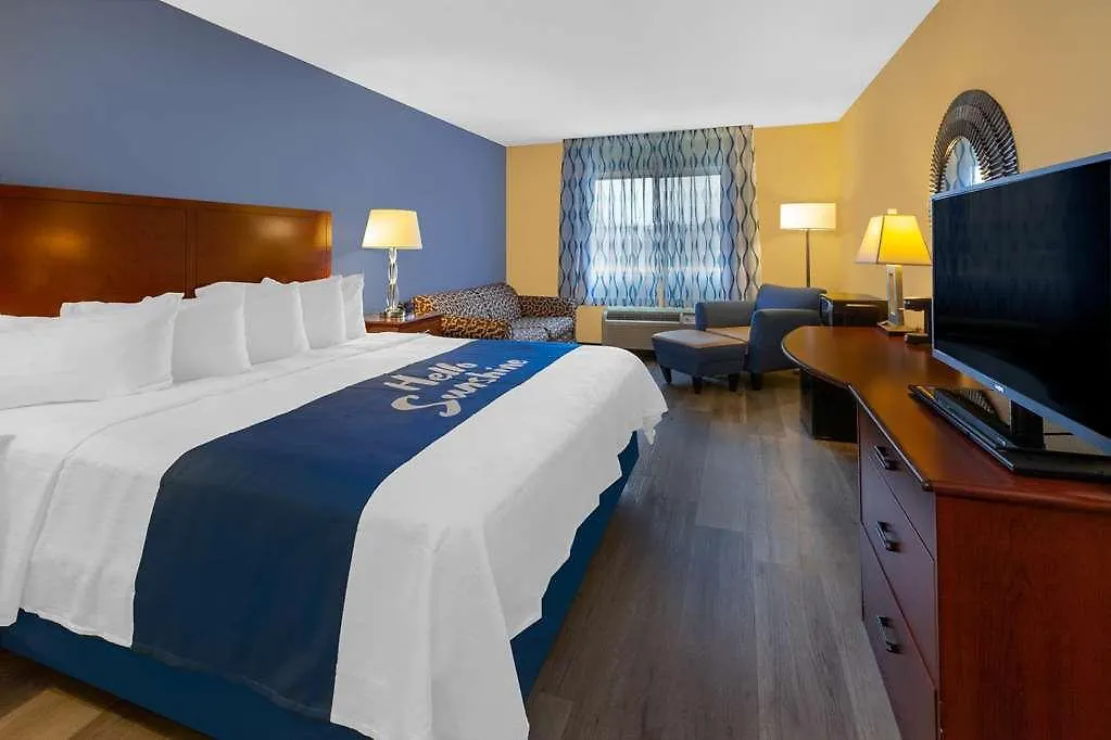Days Inn By Wyndham Milan Sandusky South-1