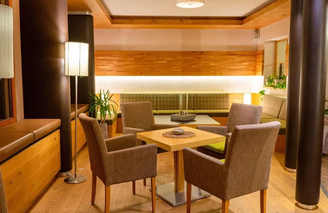Wallackhaus RegioJet Hotels-1
