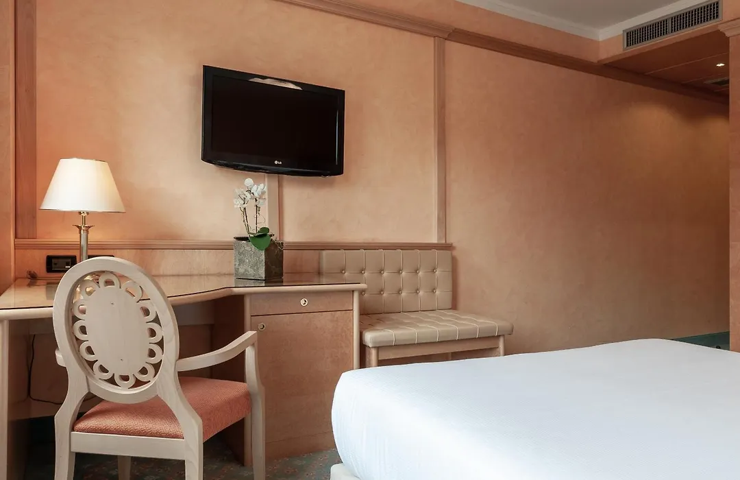 Agora' Palace Hotel-1