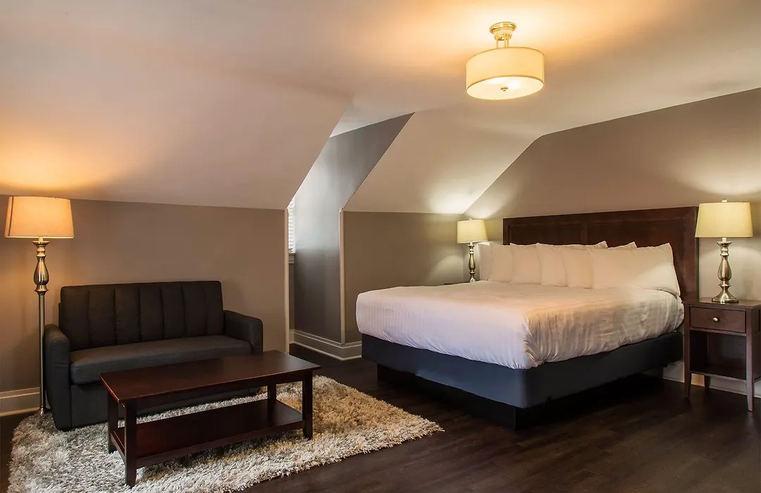Captain Wohlt Inn-1