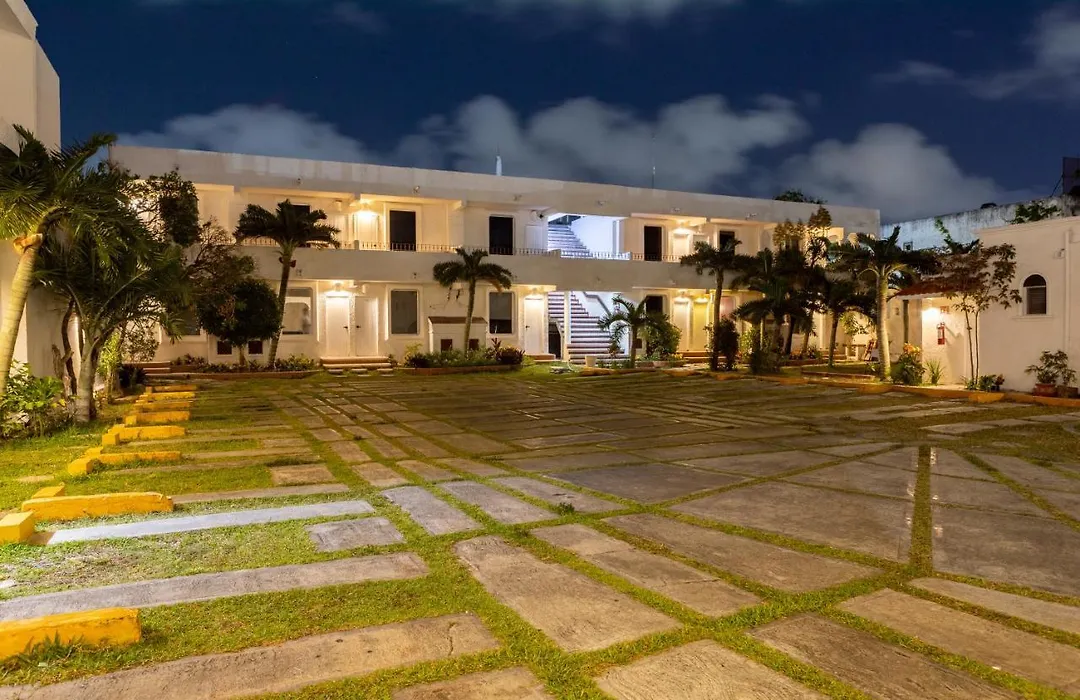 Hotel Carey Cancun-1