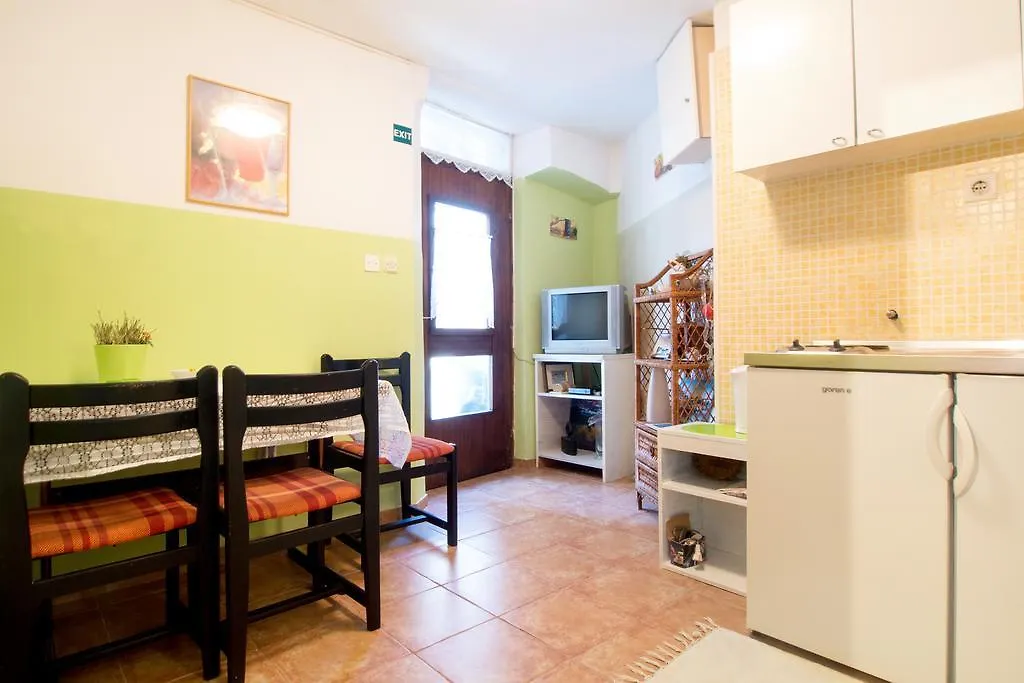 Split Accommodation-1
