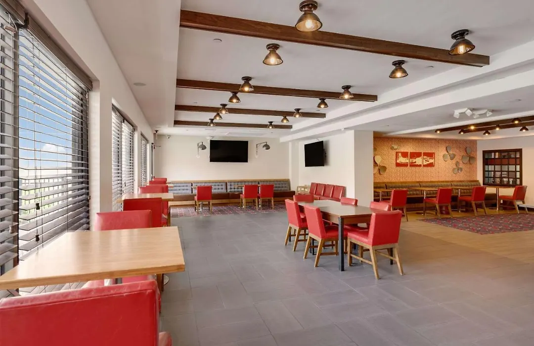 The Crossroads Hotel - Newburgh-1