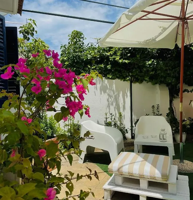 Alemar Bed & Breakfast-1