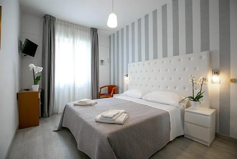 Hotel La Perla Rimini-1
