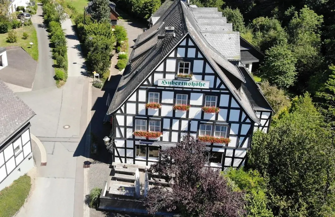 Hotel&Gasthof Hubertushöhe - Ihr Hotel für Urlaub mit Hund-1
