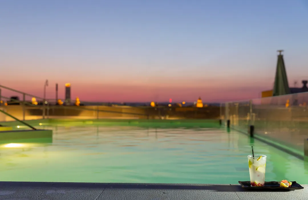 Hotel Macia Sevilla Kubb-1