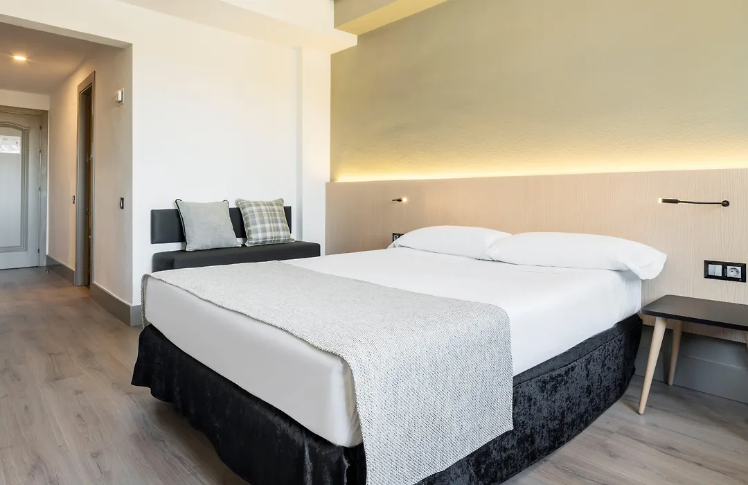 Hotel Ilunion Las Lomas-1