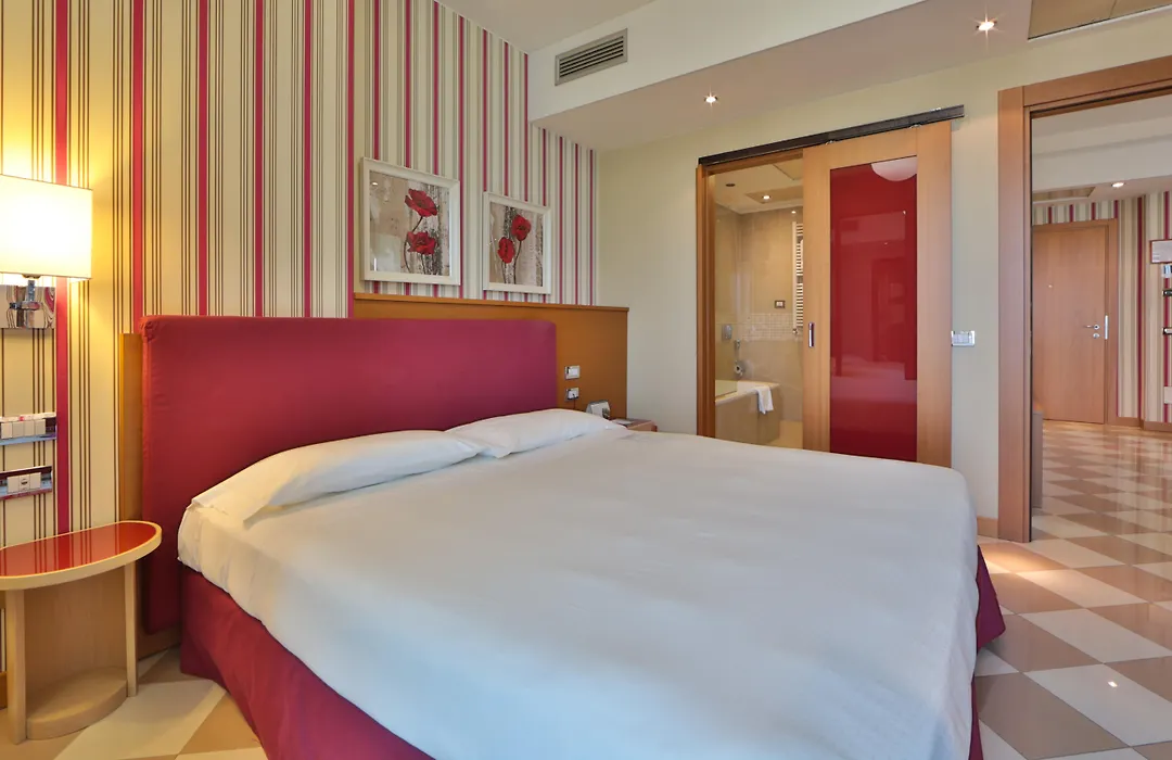 Una Hotels The One Milano Hotel & Residence-1