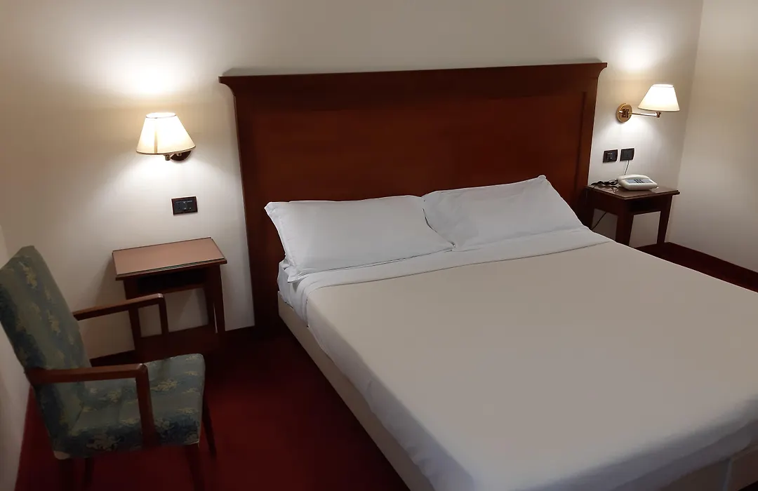 Hotel Hr-1