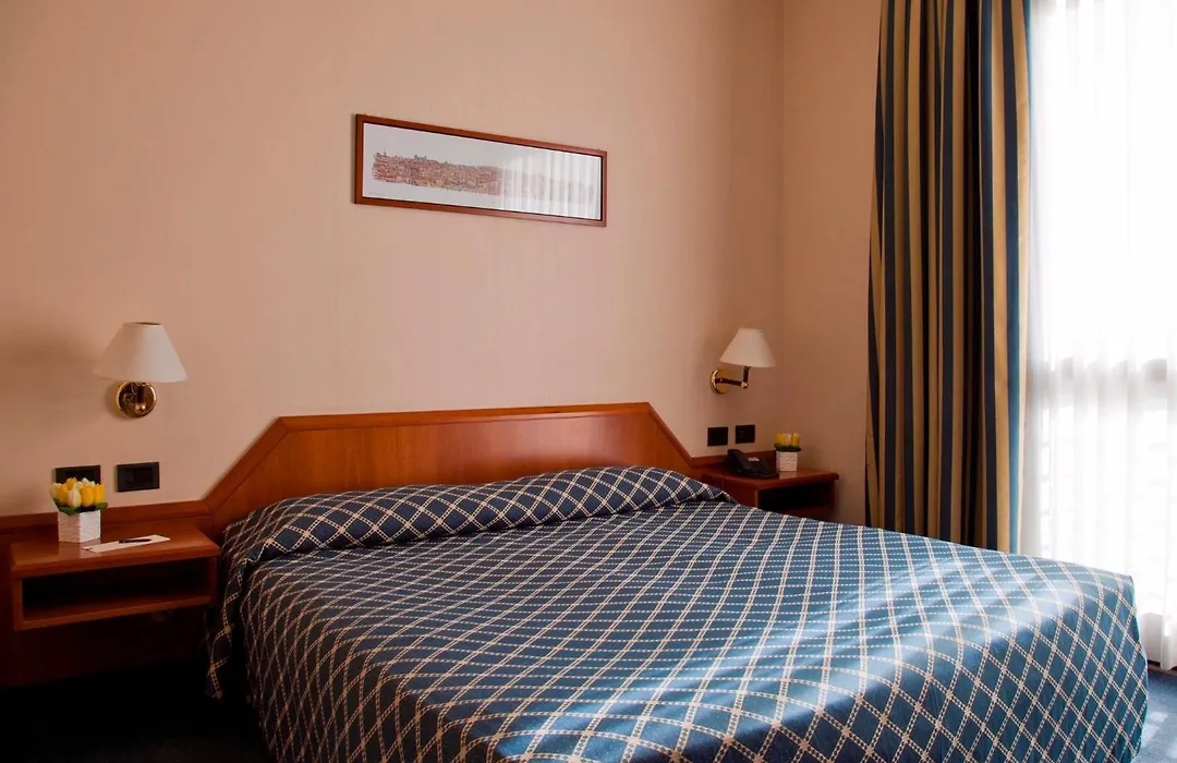 Hotel Zone-1