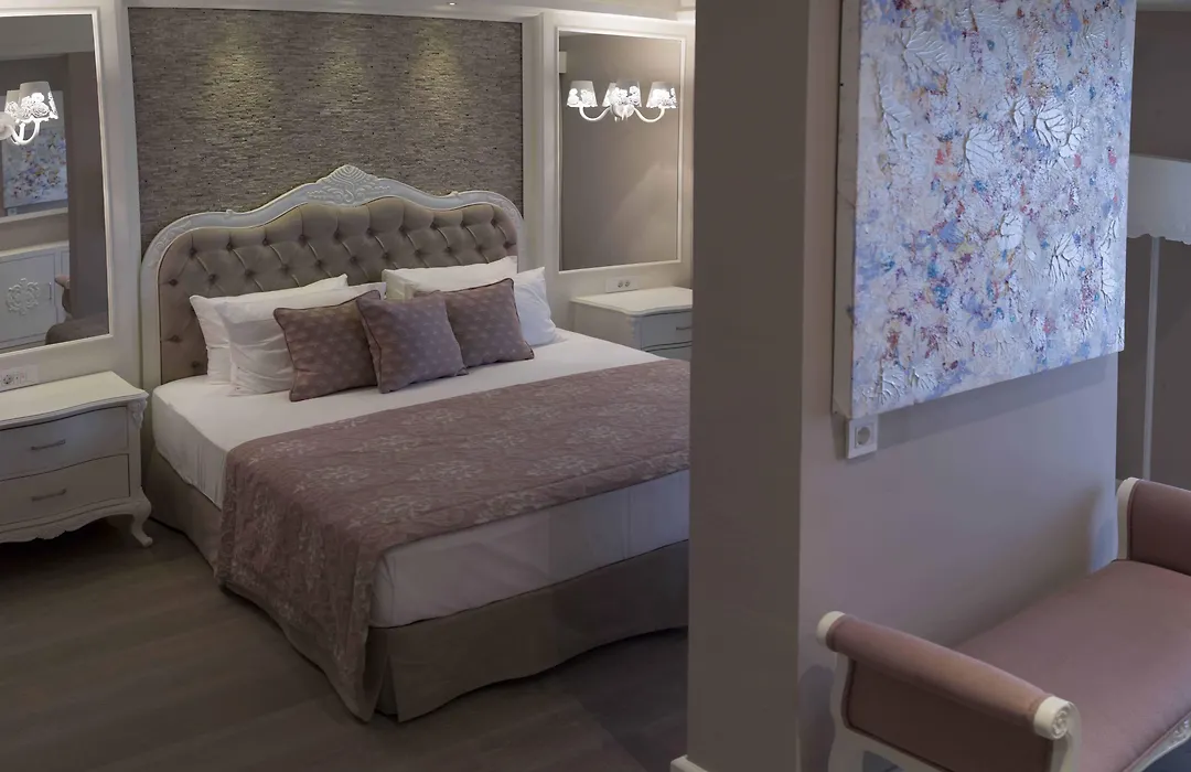 Ena Boutique Hotel&Residences-1