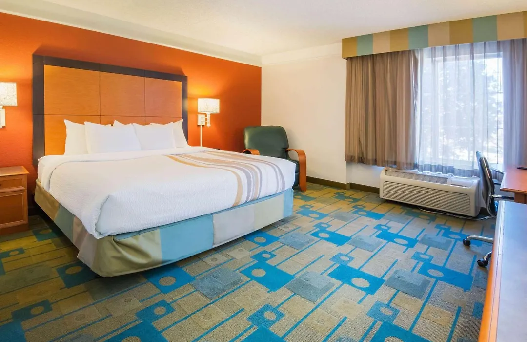 La Quinta Inn & Suites By Wyndham Colorado Springs South Ap-1