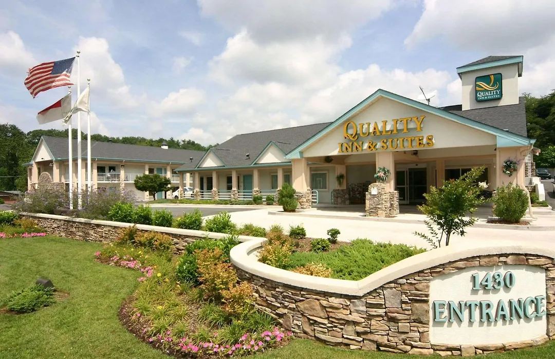 Quality Inn & Suites Biltmore East-1