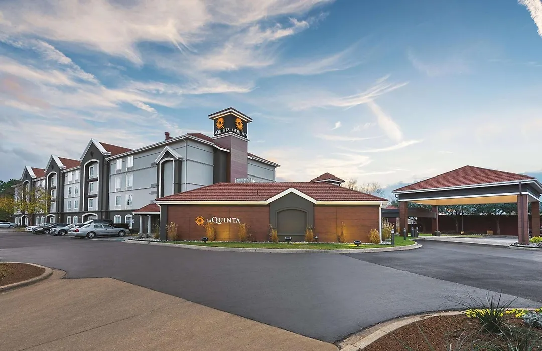 La Quinta Inn & Suites By Wyndham Shreveport Airport-1