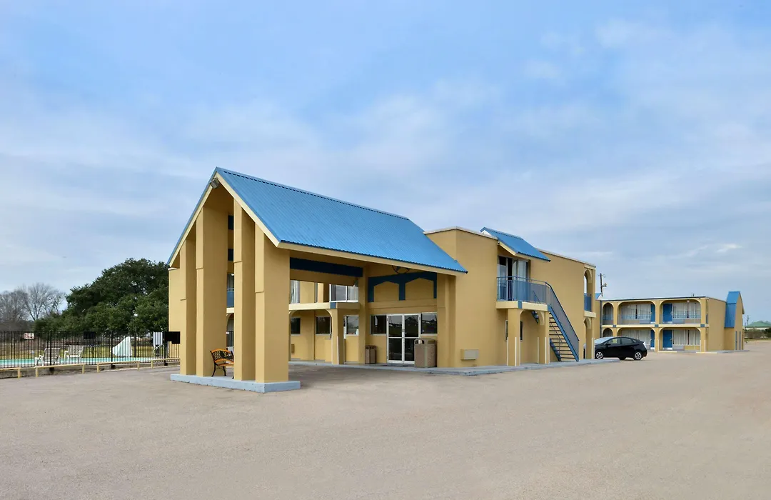 Americas Best Value Inn Schulenburg-1