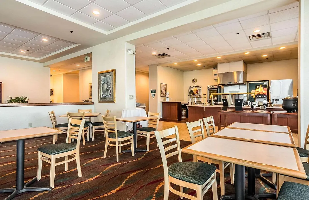 Clarion Suites At The Alliant Energy Center-1