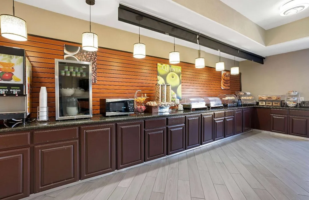 La Quinta By Wyndham Houston Iah Bush Intl Airport E-1