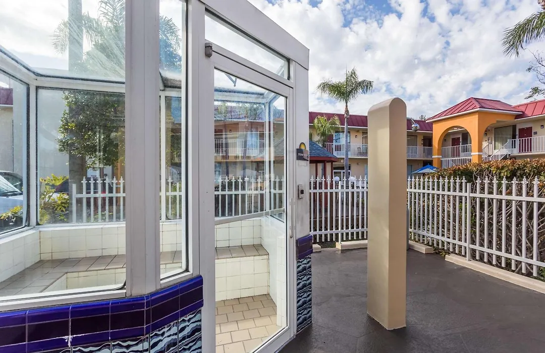 Days Inn & Suites By Wyndham Port Richey-1
