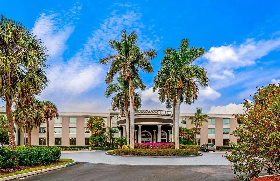 La Quinta By Wyndham Naples Downtown-1