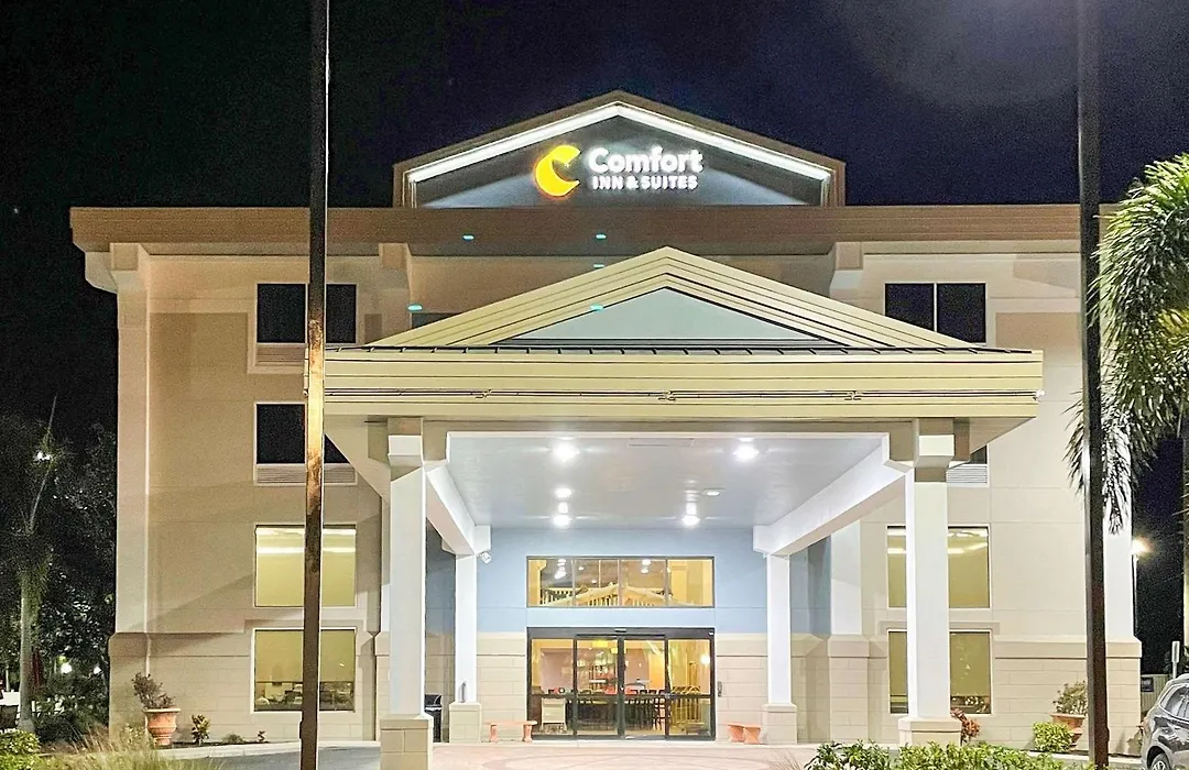 Comfort Inn & Suites Sarasota I75-1
