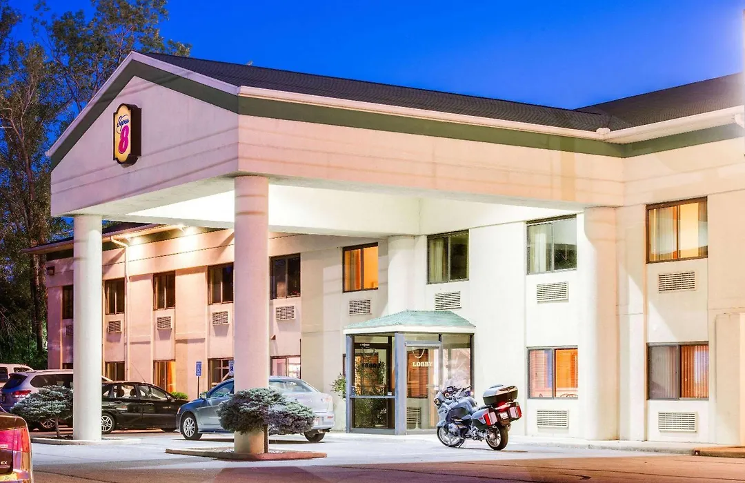Super 8 By Wyndham Port Clinton-1