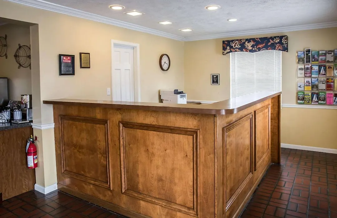 Econo Lodge Crystal Coast-1