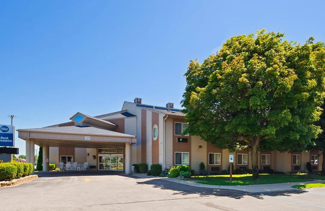 Best Western Lakewinds-1