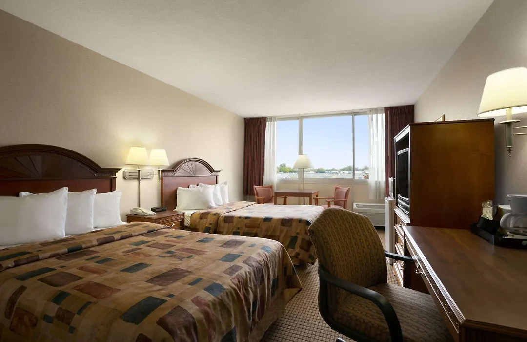Days Inn By Wyndham Sidney Oh-1