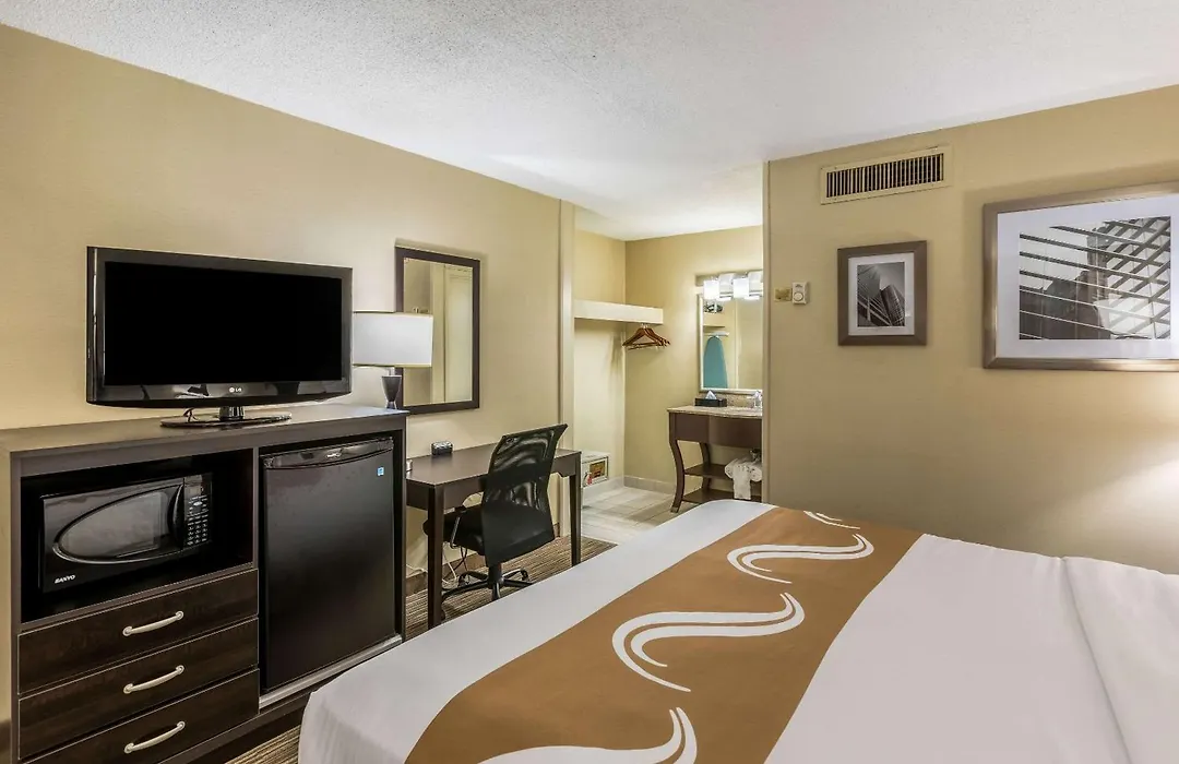 Quality Inn University Lansing-1