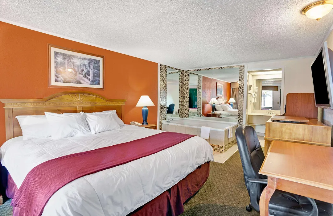 Knights Inn Detroit Area Sterling Heights-1