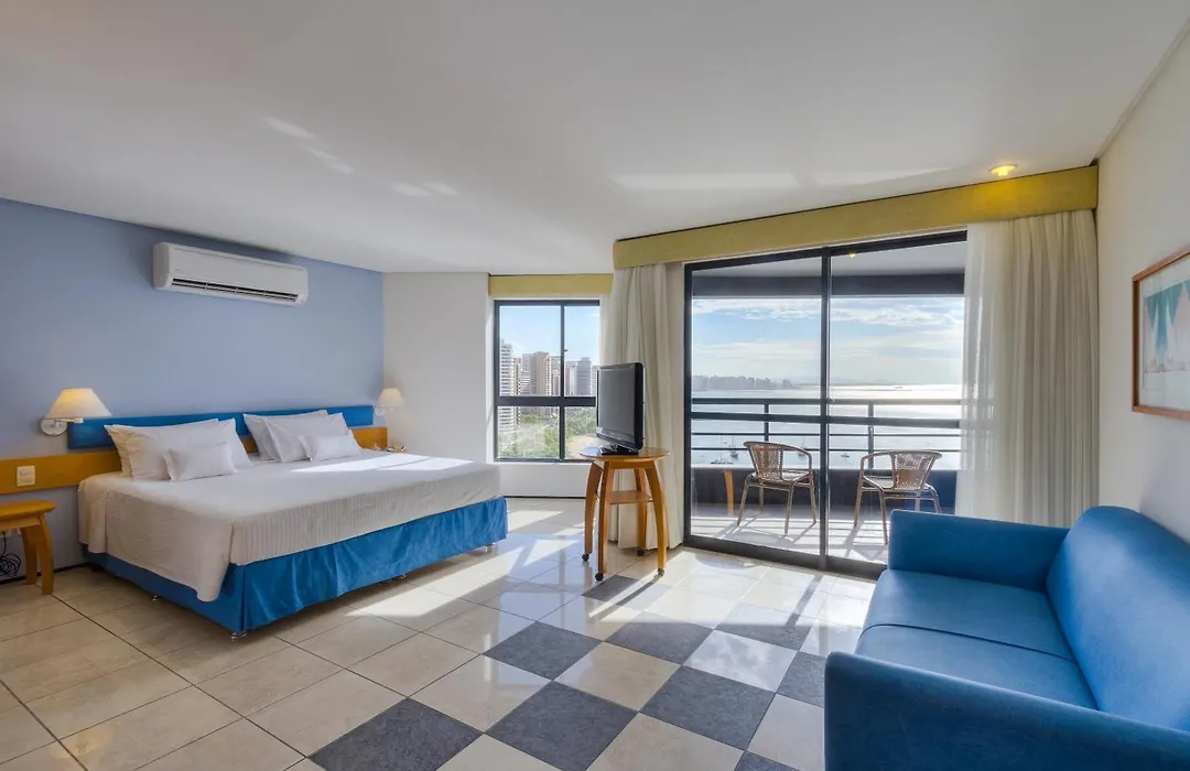 Iate Plaza Hotel Oficial-1