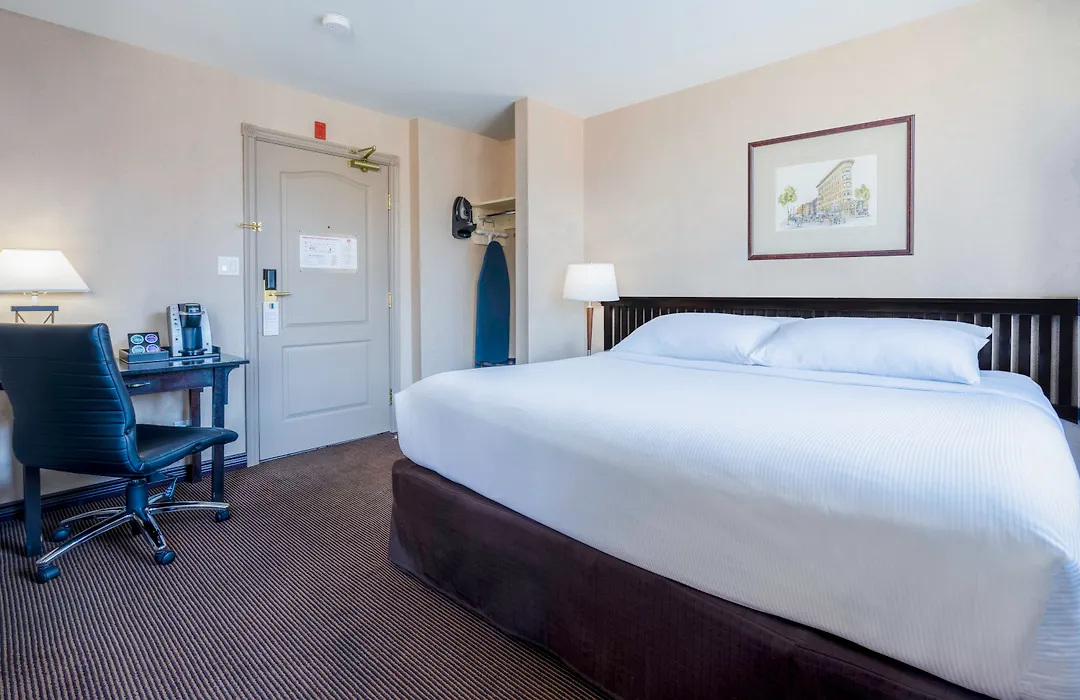 Ramada Limited Downtown Vancouver-1
