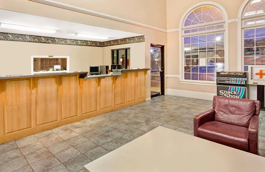 Super 8 By Wyndham Marietta/West/Atl Area-1