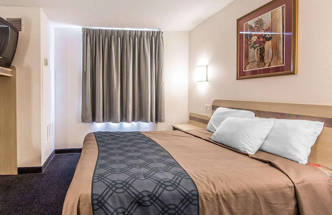 Econo Lodge Morristown-1