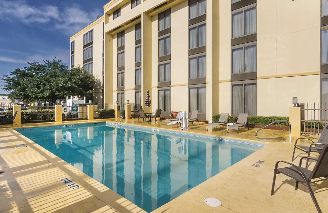 La Quinta Inn & Suites By Wyndham Dothan-1
