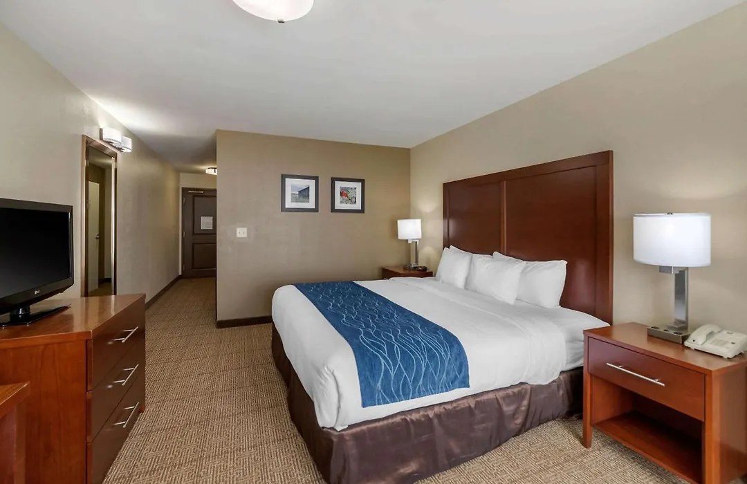 Comfort Inn & Suites Northern Kentucky-1