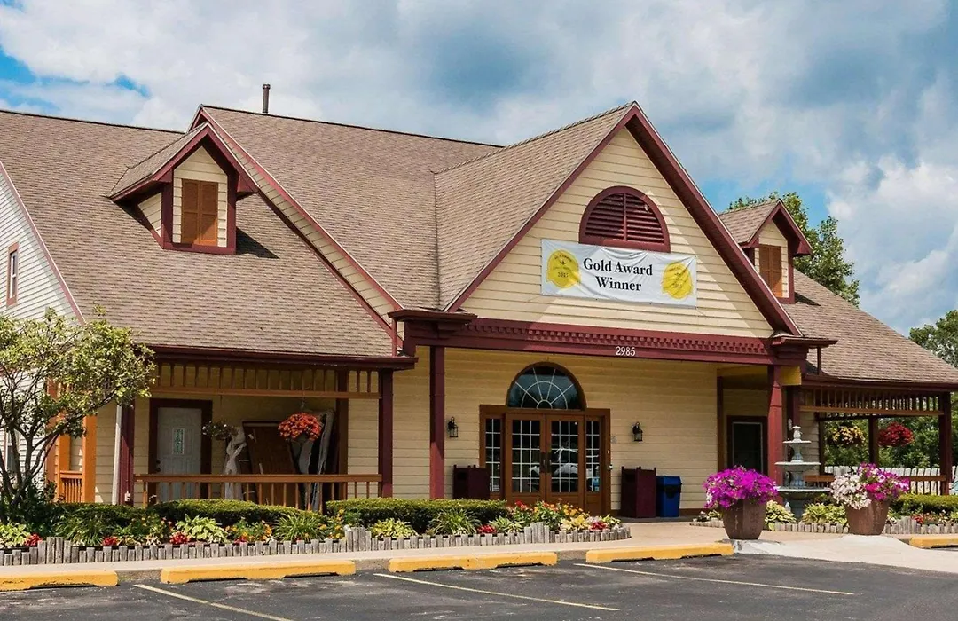 Econo Lodge & Suites Grand Rapids Airport-1