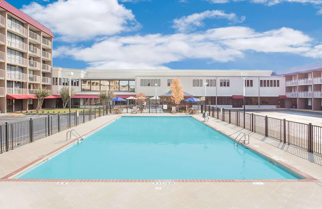 Ramada Plaza By Wyndham Fayetteville Fort Bragg Area-1