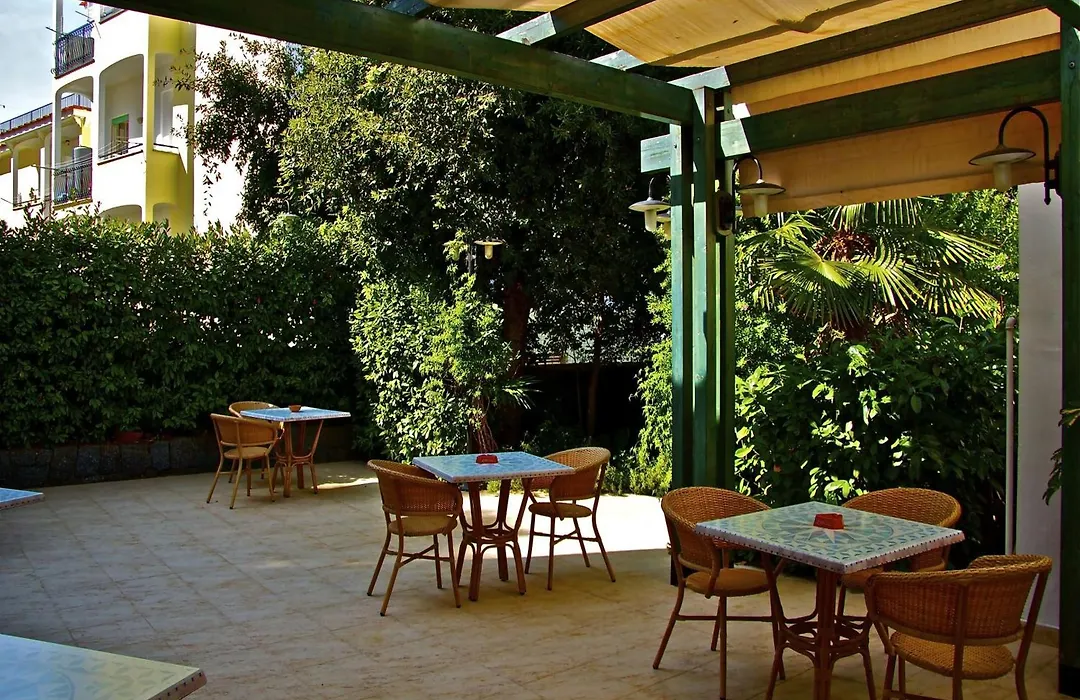 Hotel Vittoria-1