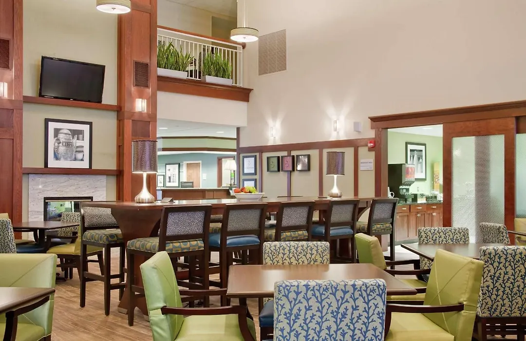 Hampton Inn & Suites Providence-Warwick Airport-1