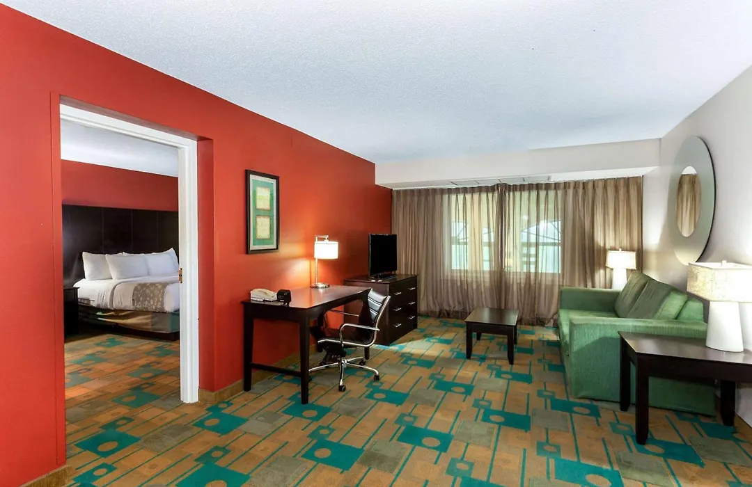 La Quinta By Wyndham Milwaukee Bayshore Area-1