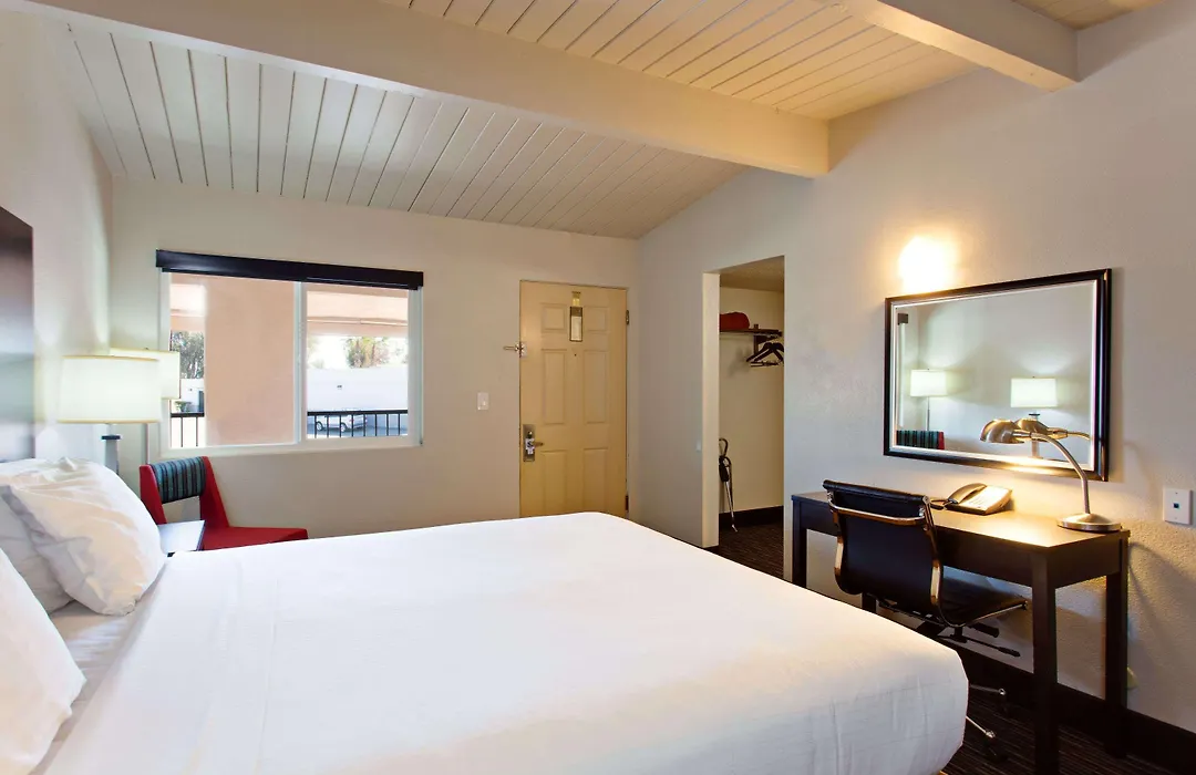 Days Inn By Wyndham Chowchilla Gateway To Yosemite-1