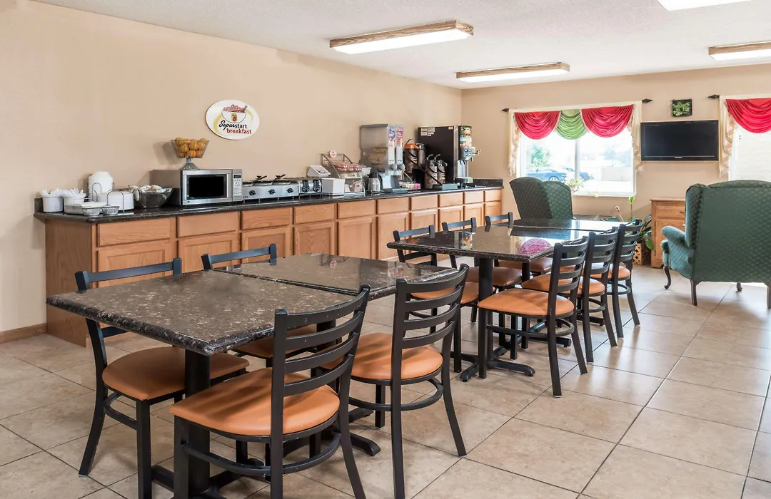 Super 8 By Wyndham Greenville-1