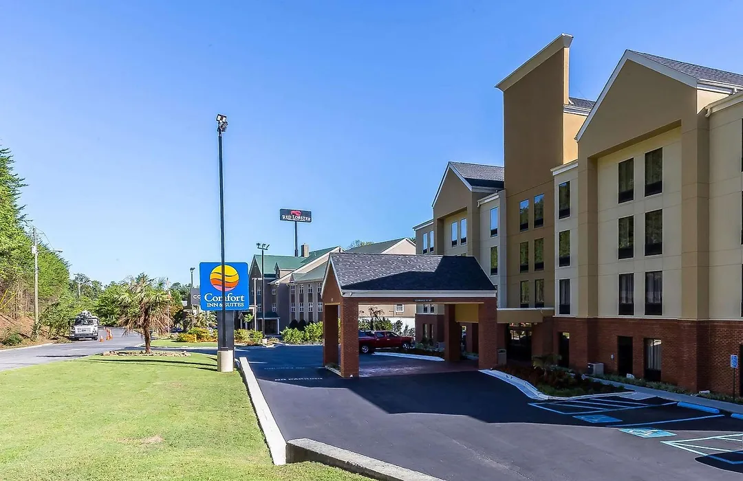 Comfort Inn & Suites Dalton West-1