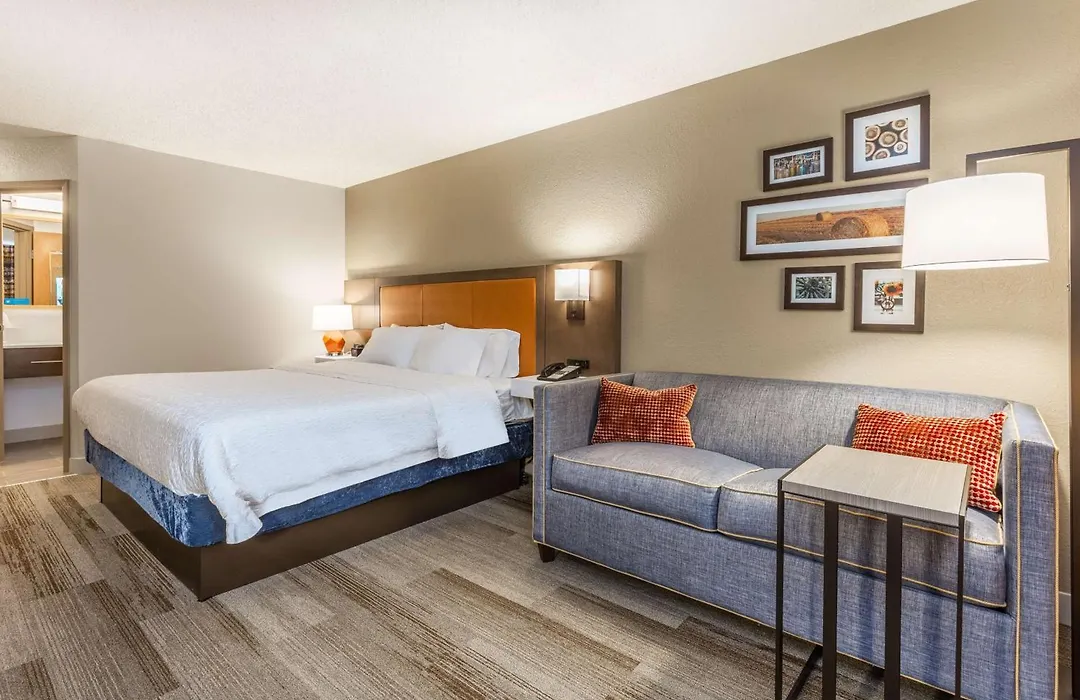 Hampton Inn Cedar Rapids-1