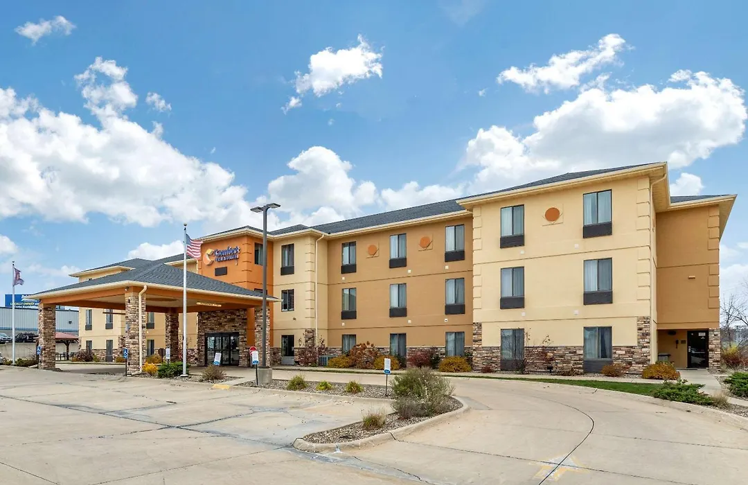 Comfort Inn & Suites Cedar Rapids North - Collins Road-1