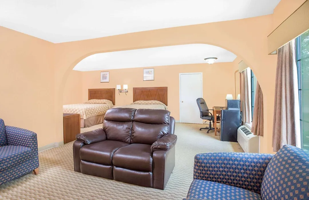 Super 8 By Wyndham San Angelo-1