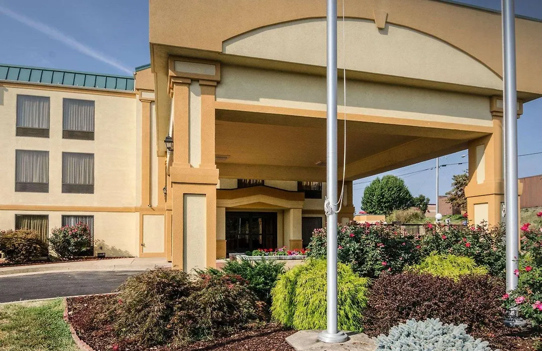 Spark By Hilton Waynesboro-1