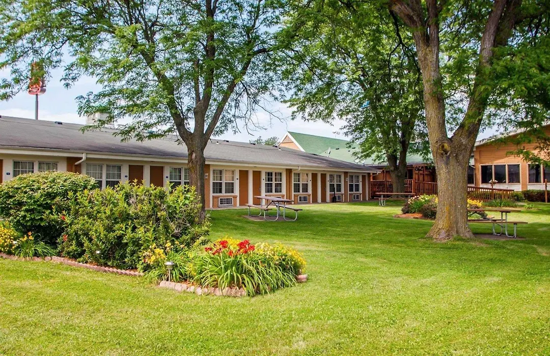 Rodeway Inn-1
